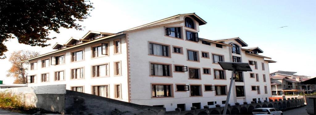 Welcome Residencia Srīnagar Exterior foto