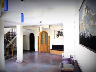 Welcome Residencia Srīnagar Exterior foto